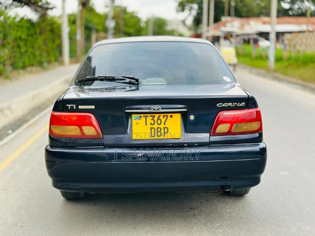 Toyota Carina 1.5 FWD Sedan 2000 Blue