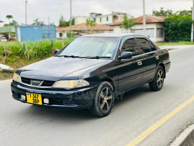 Toyota Carina 1.5 FWD Sedan 2000 Blue