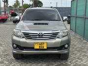 Toyota Fortuner 2.7 AWD 2010 Gold for sale