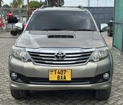Toyota Fortuner 2011 Gold for sale