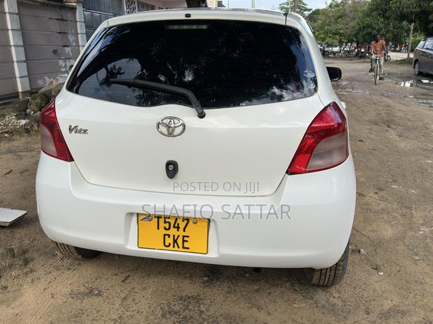 Toyota Vitz 1.0 FWD 5dr 2005 White