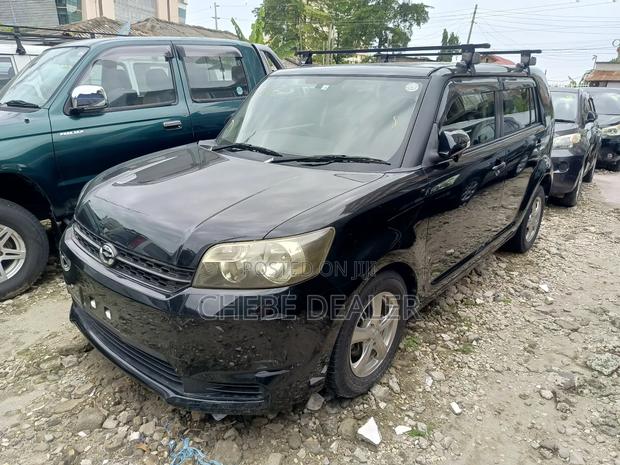 Toyota Corolla Rumion 2011 Black