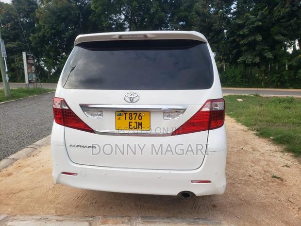 Toyota Alphard 2008 White