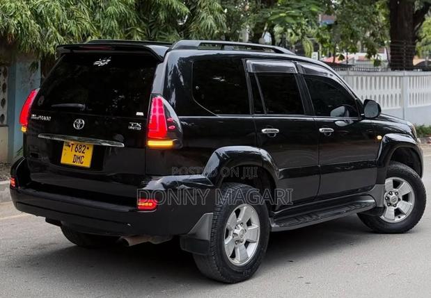 Toyota Land Cruiser Prado 2006 Black