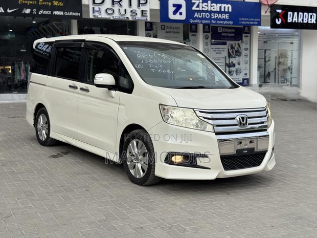 Honda Stepwgn 2014 White