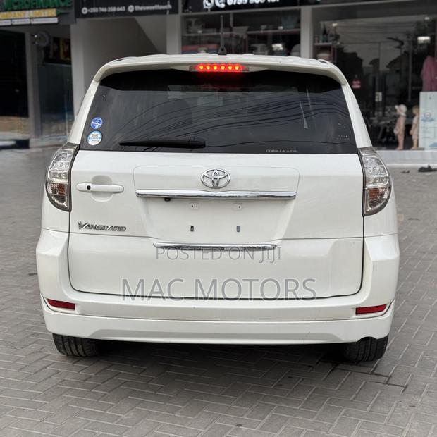 Toyota Vanguard 2009 White