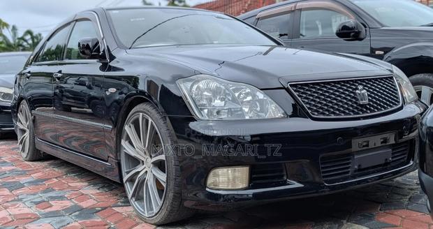 Toyota Crown 2006 Black