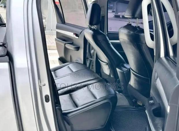 Toyota Hilux 2018 Silver
