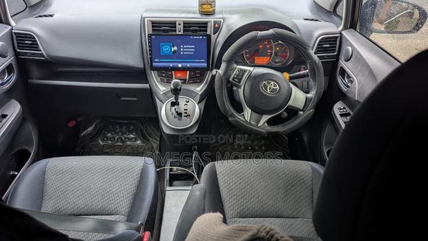 Toyota Ractis 1.5 FWD 2012 Black