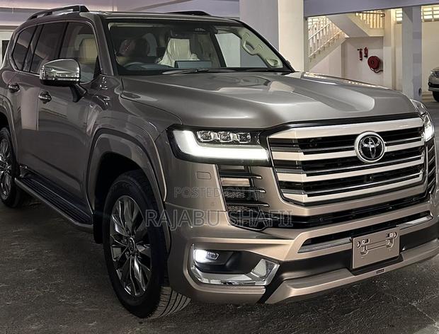 New Toyota Land Cruiser 2025 Silver