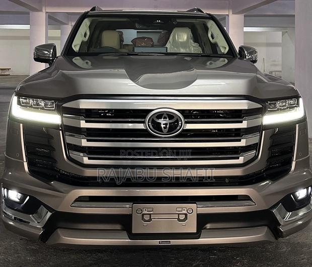 New Toyota Land Cruiser 2025 Silver