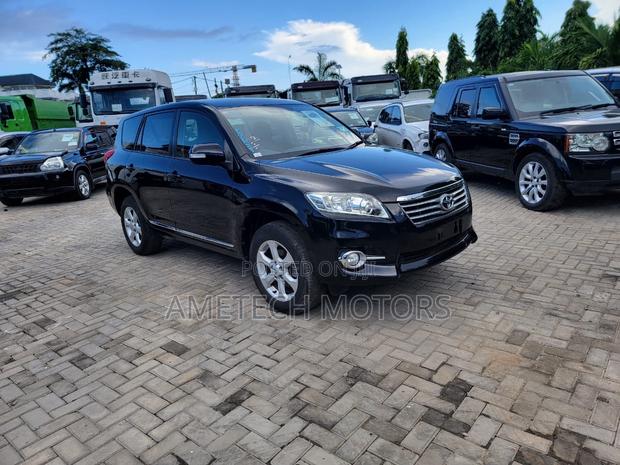 Toyota Vanguard 2013 Black