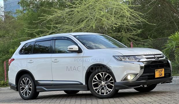Mitsubishi Outlander 2010 White
