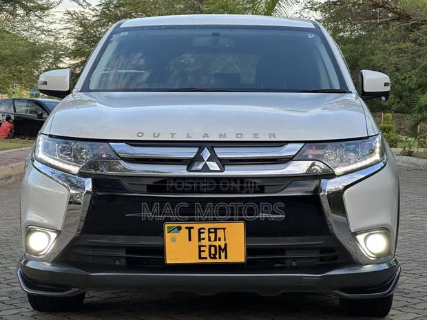 Mitsubishi Outlander 2010 White