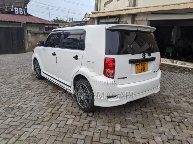 Toyota Corolla Rumion 2008 White