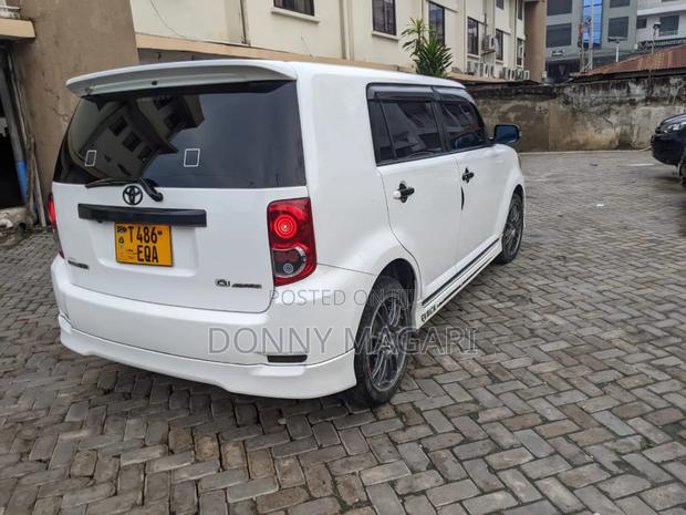 Toyota Corolla Rumion 2008 White