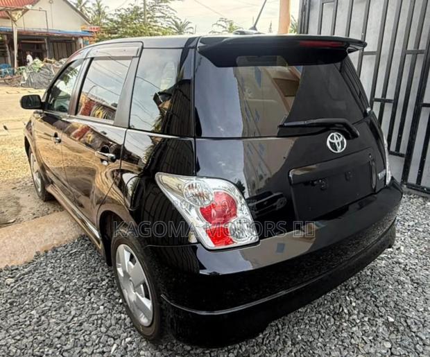 Toyota IST 2004 Black