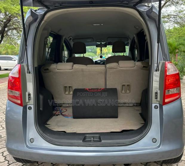Toyota Ractis 2006 Silver