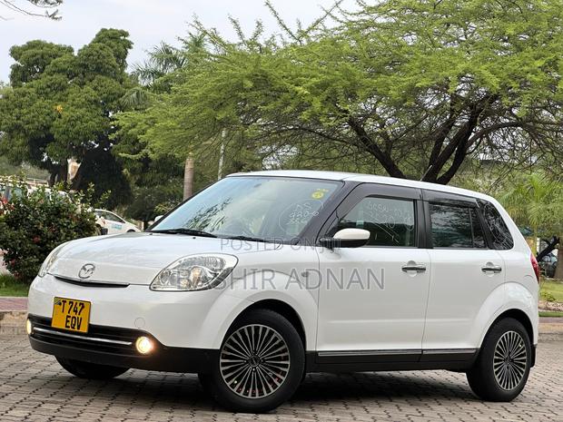 Mazda Verisa 2006 White