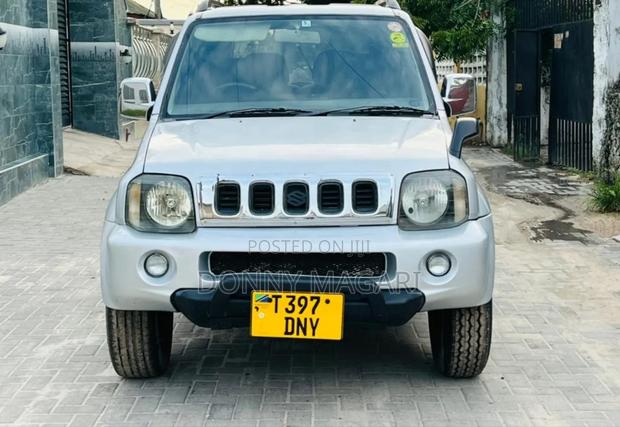 Suzuki Jimny 2000 Silver