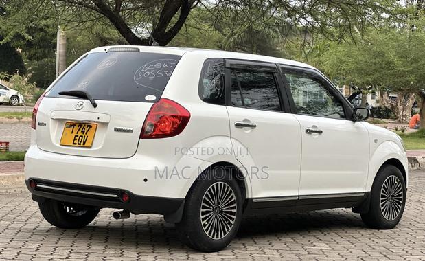 Mazda Verisa 2006 White