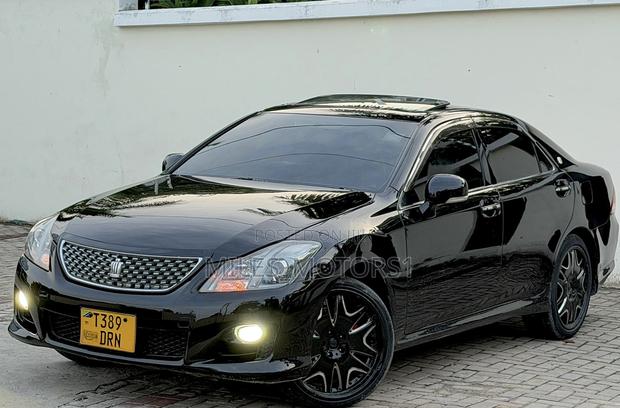 Toyota Crown 2009 Black