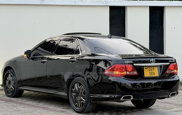 Toyota Crown 2009 Black
