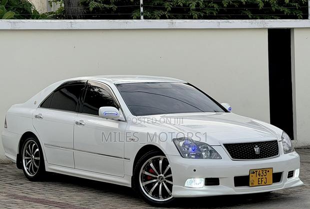 Toyota Crown 2007 White