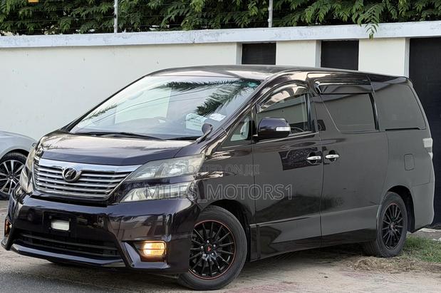 Toyota Vellfire 2010 Black
