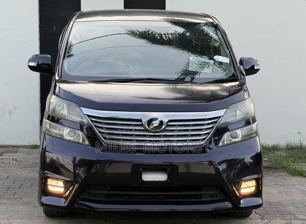 Toyota Vellfire 2010 Black