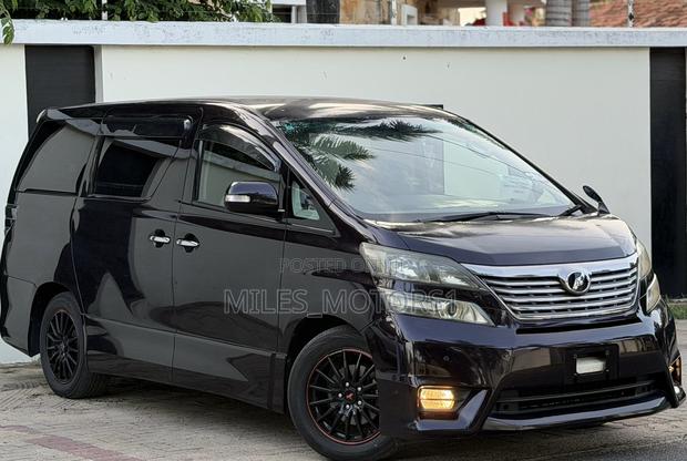 Toyota Vellfire 2010 Black