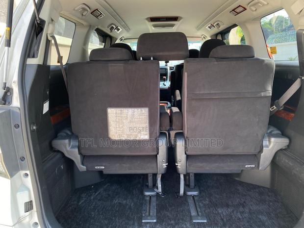 Toyota Vellfire 2010 White