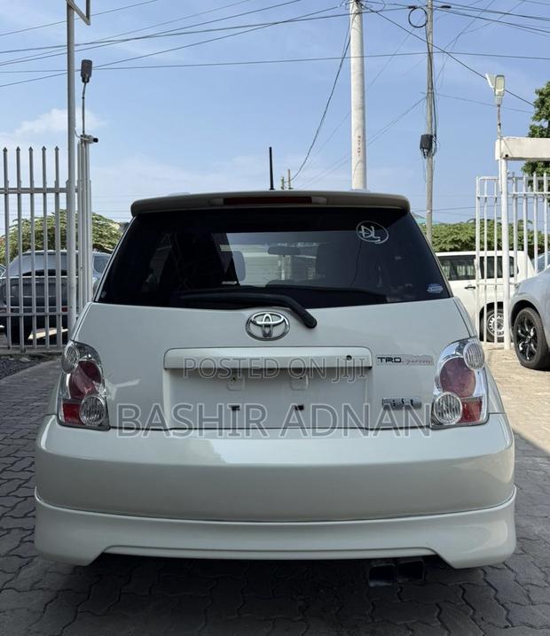 Toyota IST 2003 White