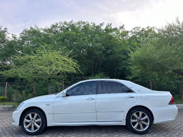 Toyota Crown Royale 2005 White