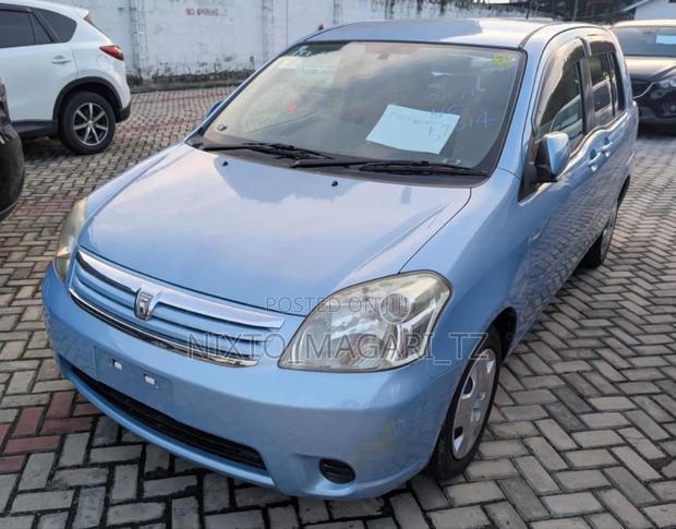 Toyota Raum 2004 Blue