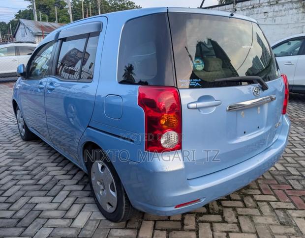 Toyota Raum 2004 Blue