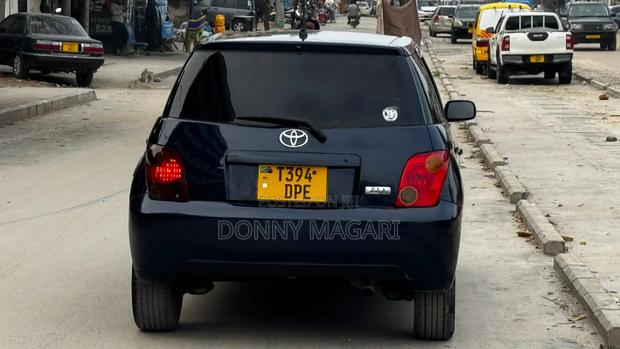 Toyota IST 2004 Blue