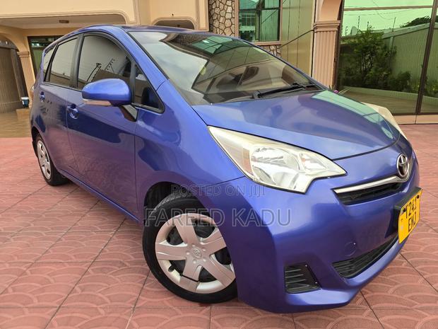 Toyota Ractis 1.3 FWD 2012 Blue