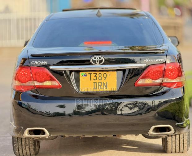 Toyota Crown 2009 Black