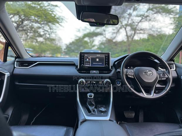 Toyota RAV4 Hybrid 2022 Black