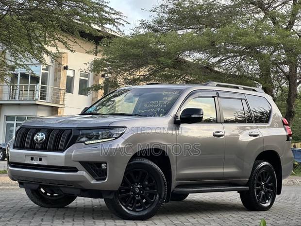 Toyota Land Cruiser Prado 2.7 2023 Gray
