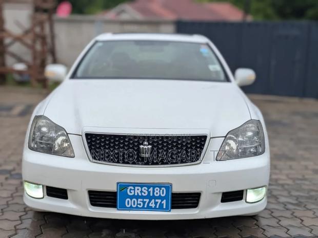 Toyota Crown 2007 White