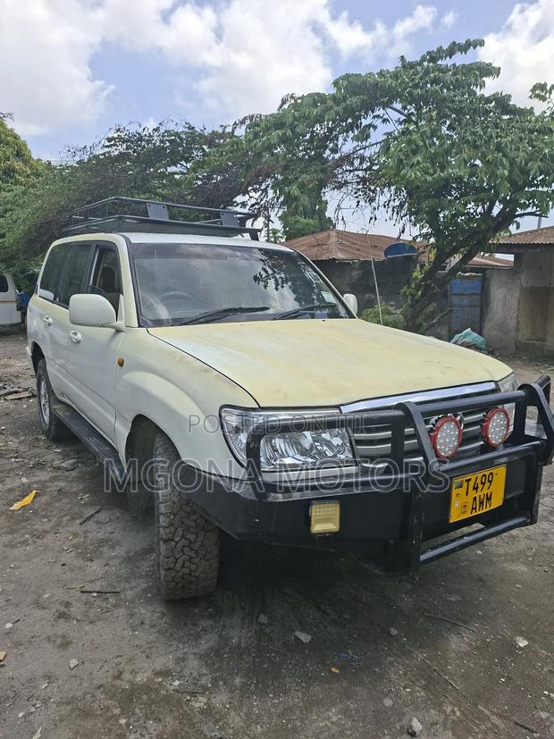 Toyota Land Cruiser 100 4.2 2006 White