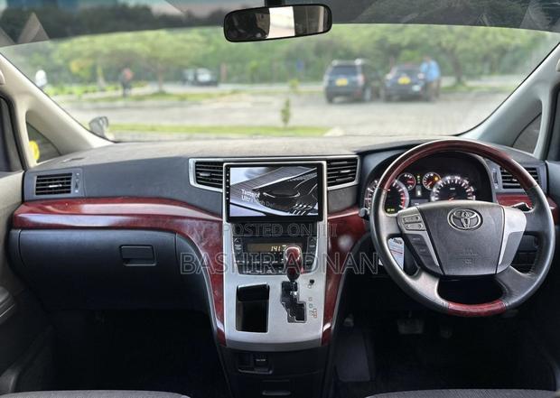 Toyota Alphard 2.4 Petrol FWD 2010 Black