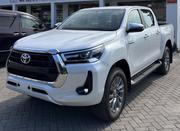 New Toyota Hilux 2025 Pearl for sale