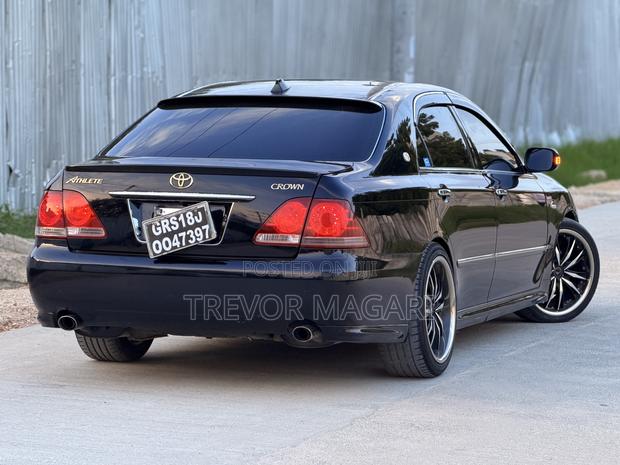 Toyota Crown Royale 2005 Black