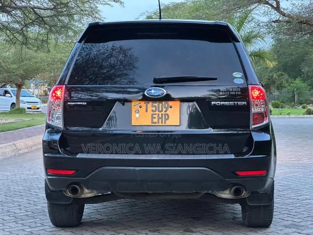 Subaru Forester 2011 Black
