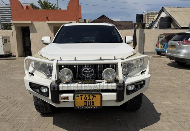 Toyota Land Cruiser Prado 2015 White