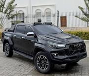 Toyota Hilux 2023 Gray for sale