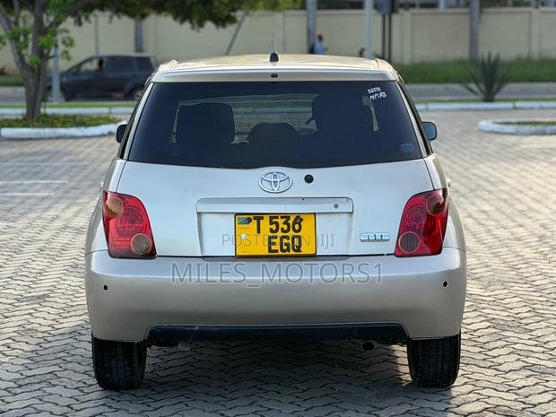 Toyota IST 2003 Beige